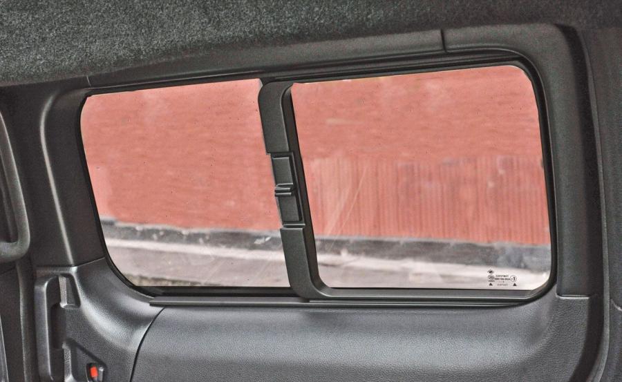  Nissan NV200 Taxi 2014 года  (фото 11 из 30)